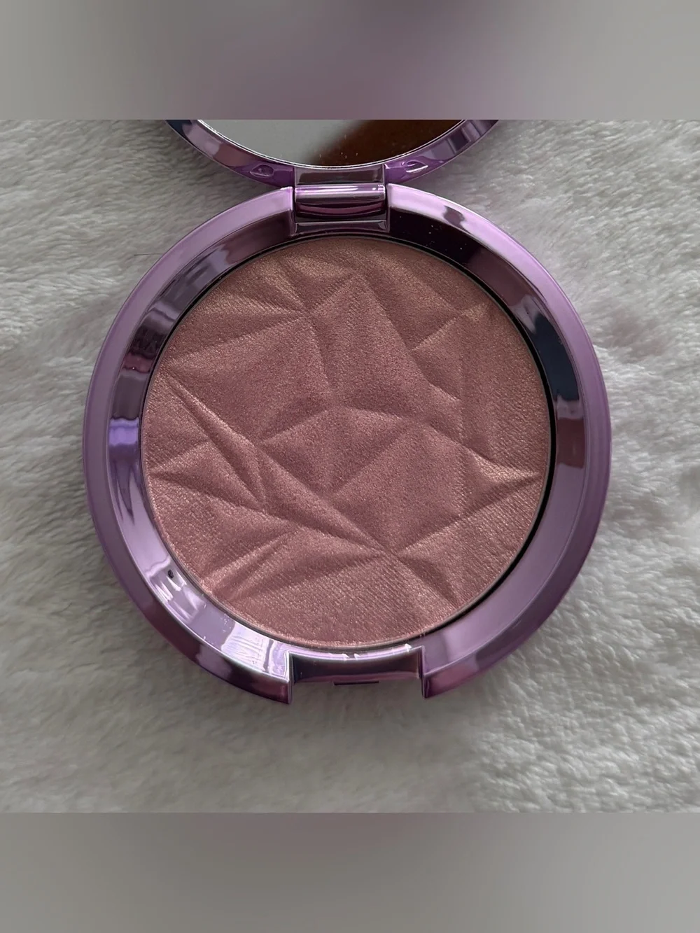 BECCA prismatic amethyst